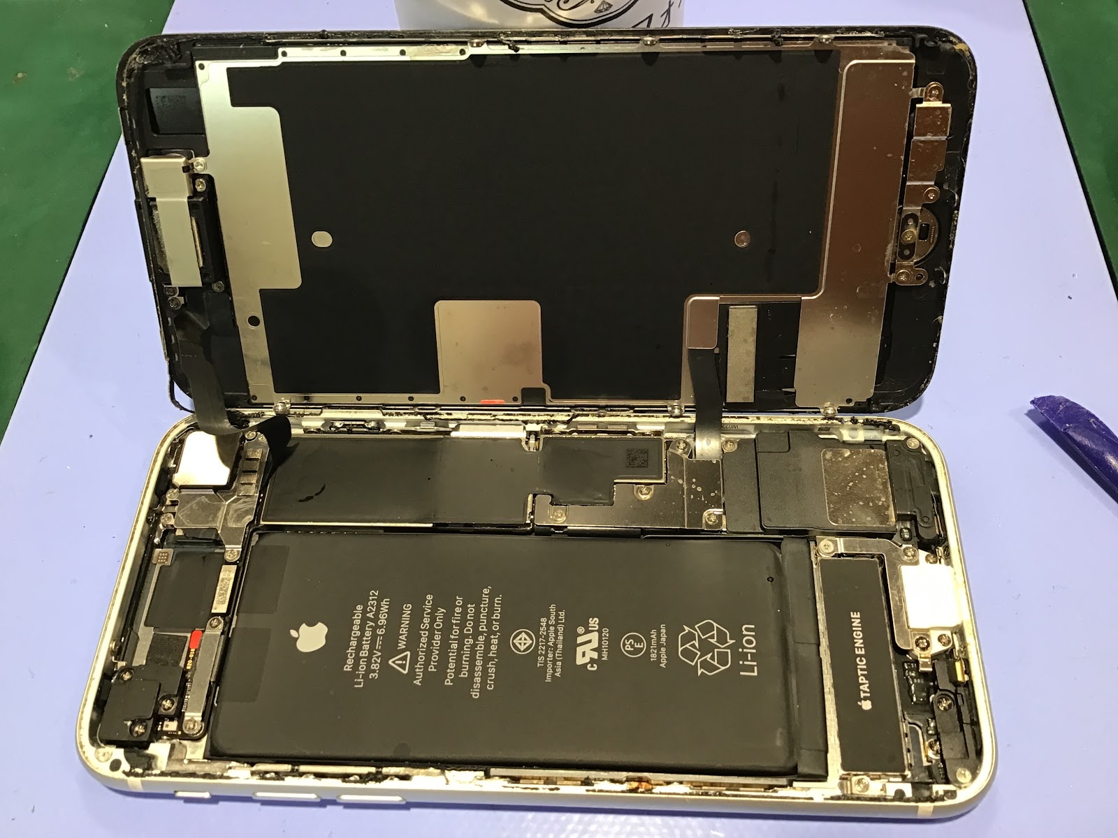 iPhoneSE(第2世代)のバッテリー交換は、データそのまま・即日修理のスマホ修理工房 海老名店へ！